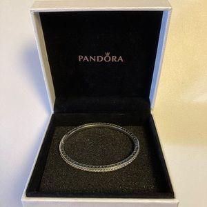 Pandora Radiant Hearts Air Blue Bangle